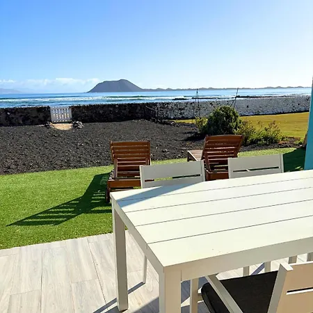 Beachfront - La Casa Del Mar Villa