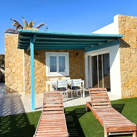 Beachfront - La Casa Del Mar Villa *