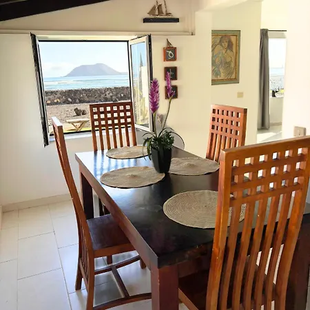 Beachfront - La Casa Del Mar Villa