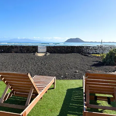 Beachfront - La Casa Del Mar Villa