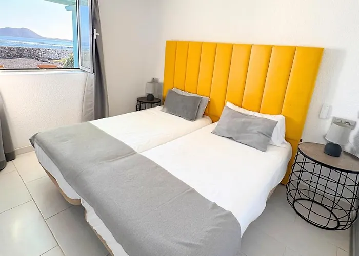 Beachfront - La Casa Del Mar Villa