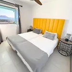 Beachfront - La Casa Del Mar Villa